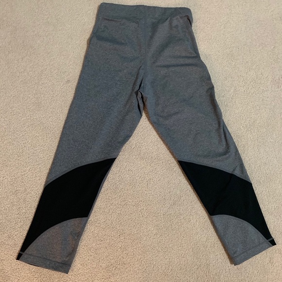 Nike Pro Cropped Leggings - Picture 3 of 3